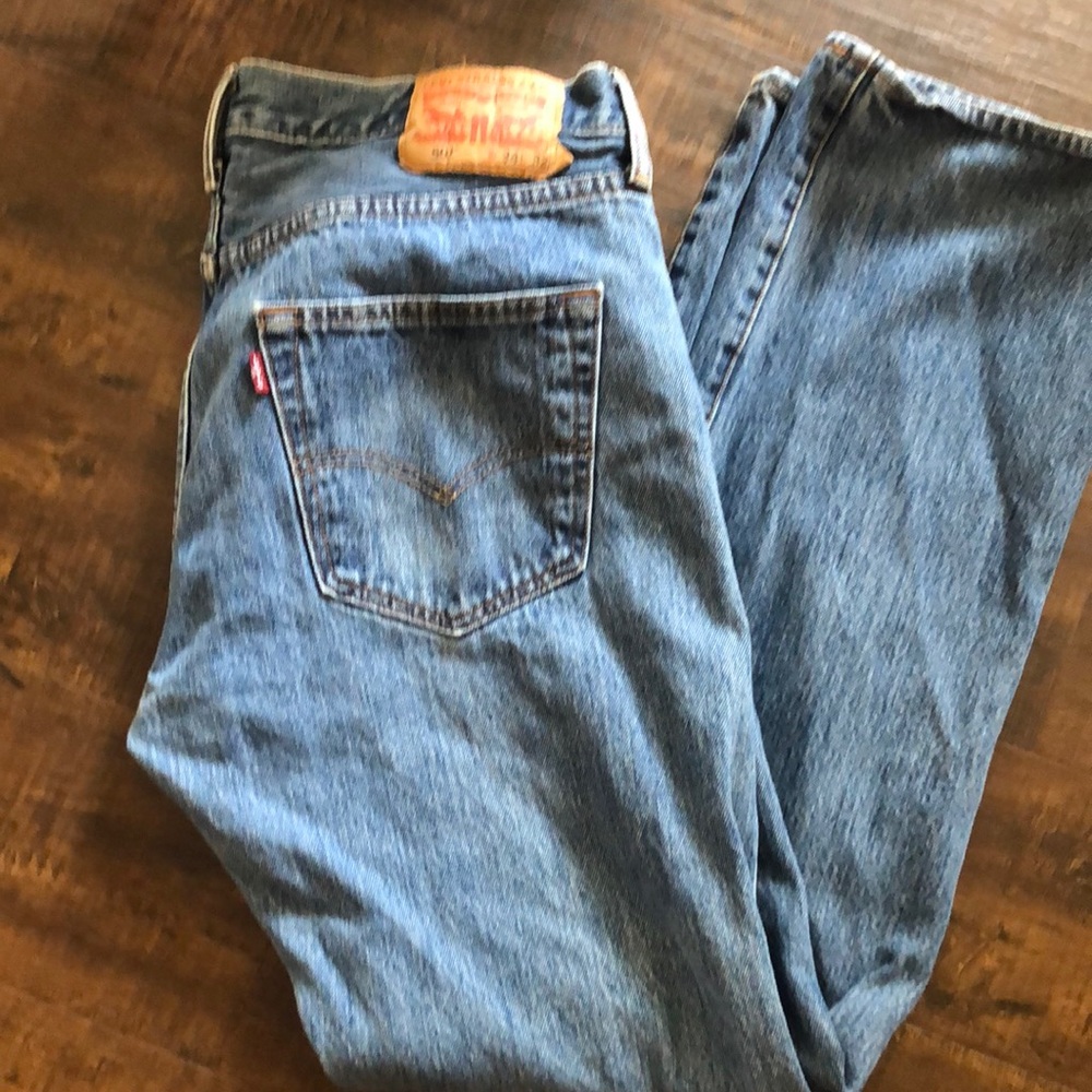 34x32 Levi’s 501s